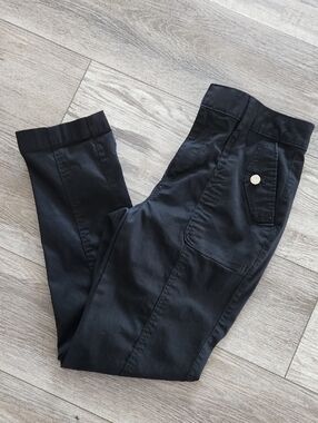 White House Black Market Black Stretch Utility Capri Pants Pret-A-Jet